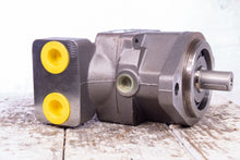 Load image into Gallery viewer, Parker 3781123 Bent-Axis Motor Large Frame Fixed Displacement Pump Parker VOAC