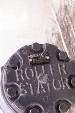 Load image into Gallery viewer, White Hydraulics 500750A3120AAAAA REO13999 Hydraulic Motor