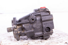 Load image into Gallery viewer, Danfoss MMF044DAF1ABNNN 4443062 Fixed Displacement Motor