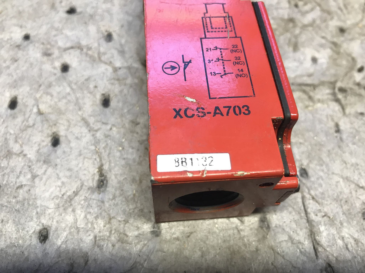 Telemecanique XCS A703 Safety Limit Switch Hydraulic Junkyard