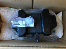 Load image into Gallery viewer, Sauer Danfoss JCB Hydraulic Tandem Variable Displacement Pump CW 332/X5768