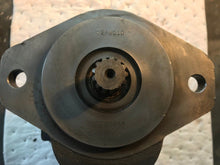 Load image into Gallery viewer, Sauer Danfoss Hydraulic Double Gear Pump for New Holland OEM 87020066