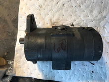 Load image into Gallery viewer, Sauer Danfoss Hydraulic Double Gear Pump for New Holland OEM 87020066