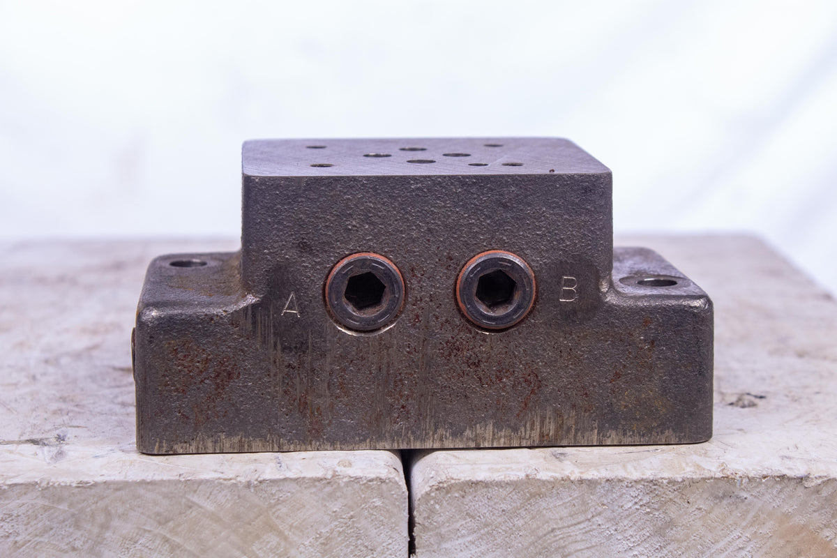 Bosch 959674 D01H N03C Subplate Manifold Hydraulic Hydraulic Junkyard