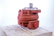 Load image into Gallery viewer, Eaton 25504-RSC L2 Series Gear Pump