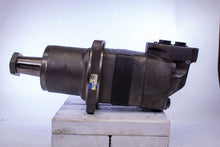 Load image into Gallery viewer, Eaton 120-1030-003 Hydraulic Motor