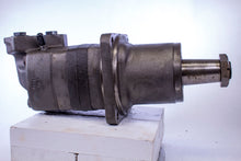 Load image into Gallery viewer, Eaton 120-1030-003 Hydraulic Motor