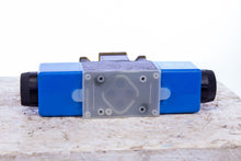 Load image into Gallery viewer, Vickers Eaton DG4v-3S-2C-M-FTWL-B5-60 Solenoid Valve