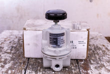 Load image into Gallery viewer, Foxboro B0134HG 20 B Pressure Regulator