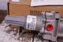 Load image into Gallery viewer, Fisher 67CFS-225 PRESSURE REGULATOR