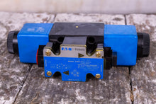 Load image into Gallery viewer, Eaton Vickers DG4V-3S-7C-M-FW-B5-60 02-109827 DIRECTIONAL VALVE