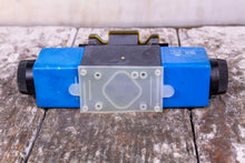 Load image into Gallery viewer, Eaton Vickers DG4V-3S-7C-M-FW-B5-60 02-109827 DIRECTIONAL VALVE