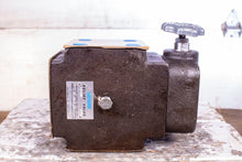 Load image into Gallery viewer, Vickers Pressure Relief Valve 131026 CF 16 C 10