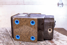 Load image into Gallery viewer, Vickers Pressure Relief Valve 131026 CF 16 C 10