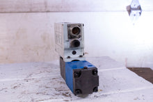 Load image into Gallery viewer, Eaton Axis Pro KBS2D64V 3 92L 12 MI F1 PEZ H8 10 CO A VSC 10 Proportional Valve