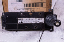 Load image into Gallery viewer, Parker 521811000 Directional Control Valve
