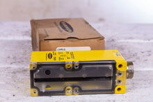 Load image into Gallery viewer, Banner 38430 / LS4RLQ Light Screen Receiver