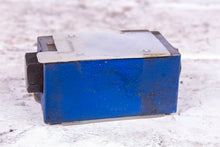Load image into Gallery viewer, Rexroth R900347501 Sandwich Valve