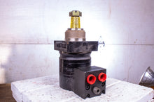 Load image into Gallery viewer, Parker TG01701910067 Hydraulic Motor