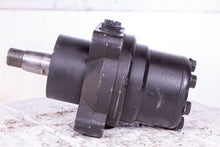 Load image into Gallery viewer, Sauer Hydro-Gear HGM-15E-3132 Wheel Motor