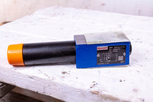 Load image into Gallery viewer, Rexroth R900427723 4-way Valve