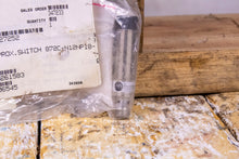 Load image into Gallery viewer, AB Allen-Bradley 872C-N12NP18-D4 proximity switch sensor