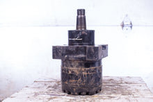 Load image into Gallery viewer, White Hydraulics 33031-1 149017141 RE2407030AZ Hydraulic Motor