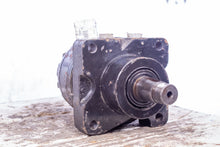 Load image into Gallery viewer, White Hydraulics 33031-1 149017141 RE2407030AZ Hydraulic Motor