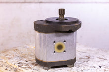 Load image into Gallery viewer, Rexroth 1PF2G240/019RR20MR Hydraulic Pump