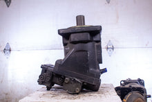 Load image into Gallery viewer, Sauer Danfoss 402331 Bent Axis Hydraulic Piston Motor N-12-51-00283