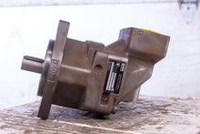 Load image into Gallery viewer, Parker 3799828 Bent Axis Motor Large Frame Fixed Displacement Pump Parker VOAC