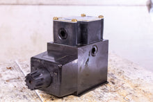 Load image into Gallery viewer, Parker D3W20BNYK56 Hydraulic Valve