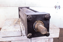 Load image into Gallery viewer, Parker 4.00CTC2HCUS14AC15.750 1H000011758 Hydraulic Cylinder