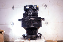 Load image into Gallery viewer, Poclain MSE18-1-D27-F19-1220-25EJM Hydraulic Motor