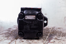 Load image into Gallery viewer, Vickers Vane Pump 25V14A 1020 282 J10