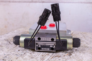 Eaton C 613-0253-001 9810231573 Hydraulic Valve