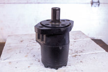 Load image into Gallery viewer, Eaton Char-Lynn 158-3982-661 Hydraulic Motor