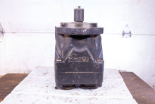 Load image into Gallery viewer, Parker M4D 088 3N00 B102 024-03217-0 New Parker Vane Motor
