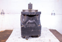 Load image into Gallery viewer, Parker M4D 088 3N00 B102 024-03217-0 New Parker Vane Motor