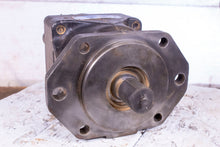 Load image into Gallery viewer, Parker M4D 088 3N00 B102 024-03217-0 New Parker Vane Motor
