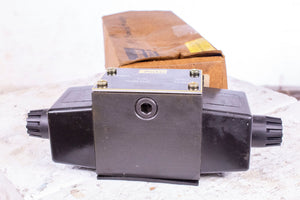 Parker D3W8CNYC Hydraulic Valve