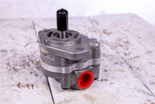 Load image into Gallery viewer, Parker D09AA2A Aluminum Gear Pump