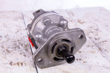 Load image into Gallery viewer, Parker D09AA2A Aluminum Gear Pump