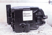 Load image into Gallery viewer, Danfoss 80003231 Hydraulic Pump