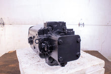 Load image into Gallery viewer, Eaton 5433-200 Fixed Hydraulic Motor