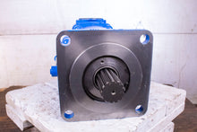 Load image into Gallery viewer, Danfoss 7630-055 Fixed Motor