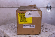 Load image into Gallery viewer, Danfoss 11186665 OMR X 200 Hydraulic Motor