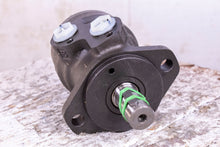 Load image into Gallery viewer, White 11186674 OMR X 100 Hydraulic Motor