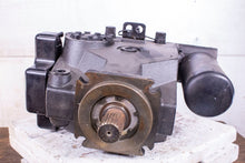 Load image into Gallery viewer, Danfoss 83029146 Axial Piston Hydraulic Single Pump Motor H1P100
