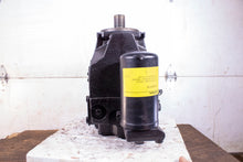 Load image into Gallery viewer, Danfoss 83070790 Axial Piston Hydraulic Single Pump Motor H1P100R